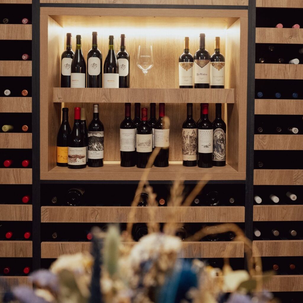 Cava de vinos seleccionados en Envero Club de Vinos